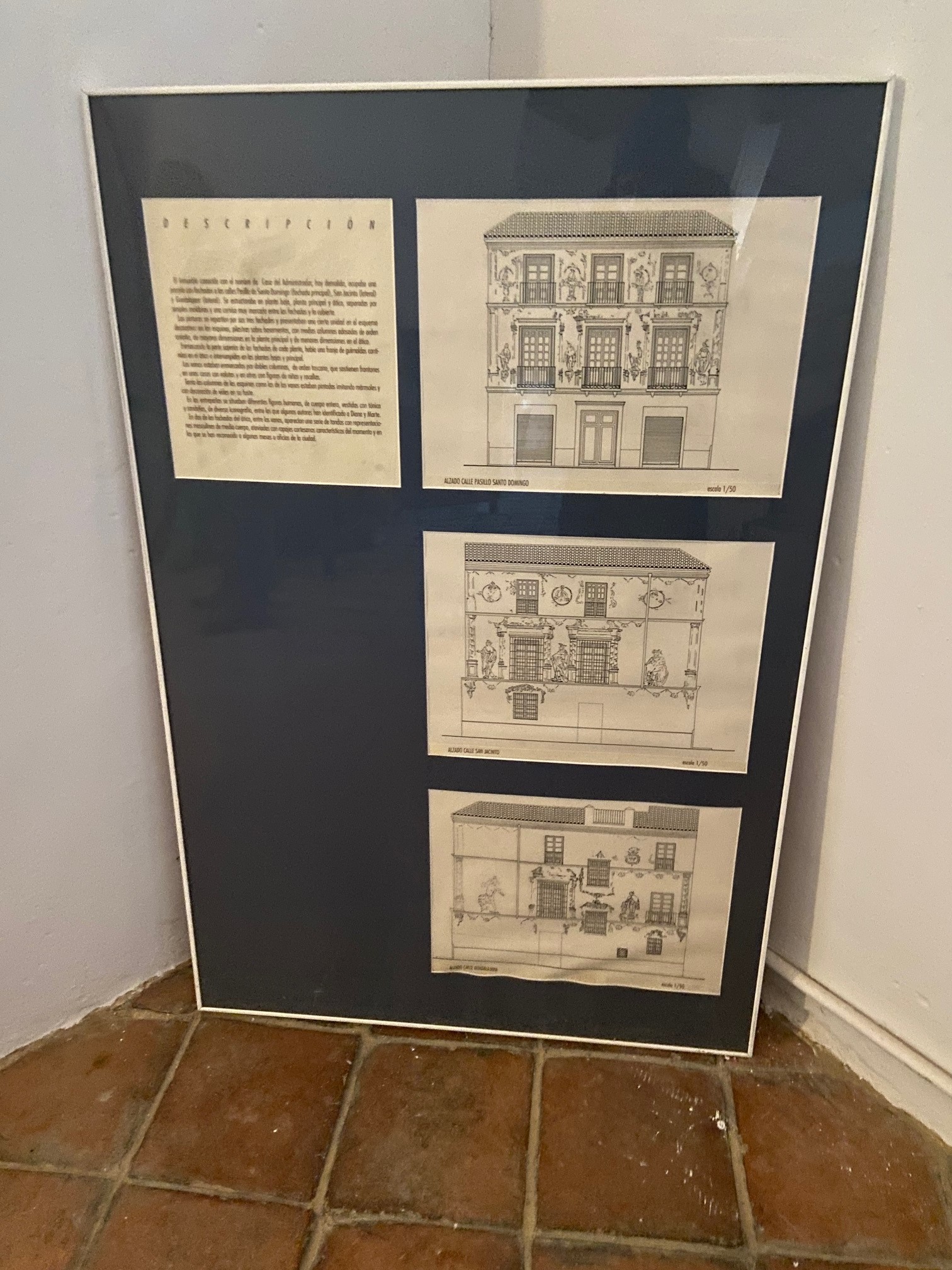Panel metacrilato con marco aluminio lacado blanco