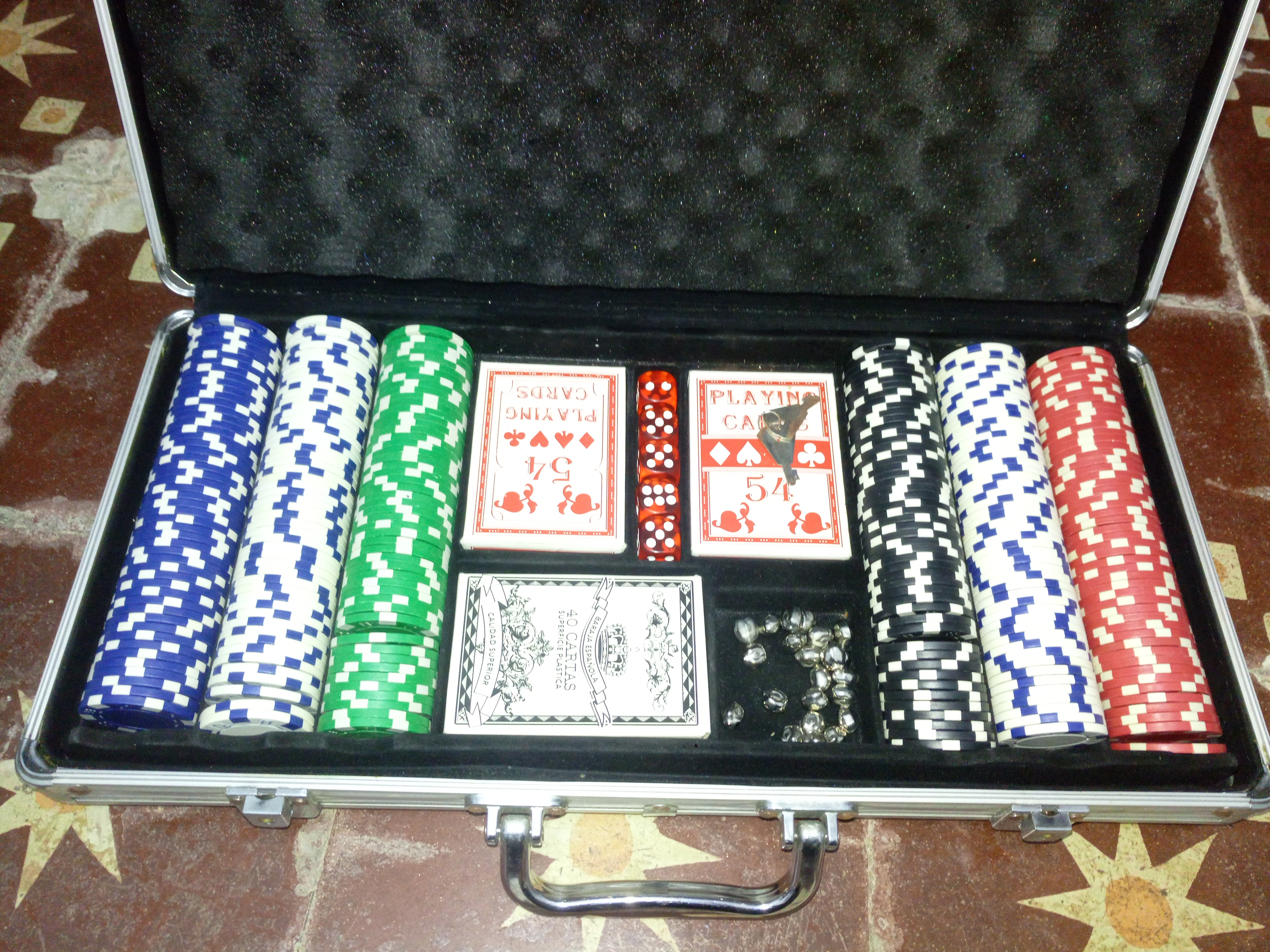 Maletín de poker y mus