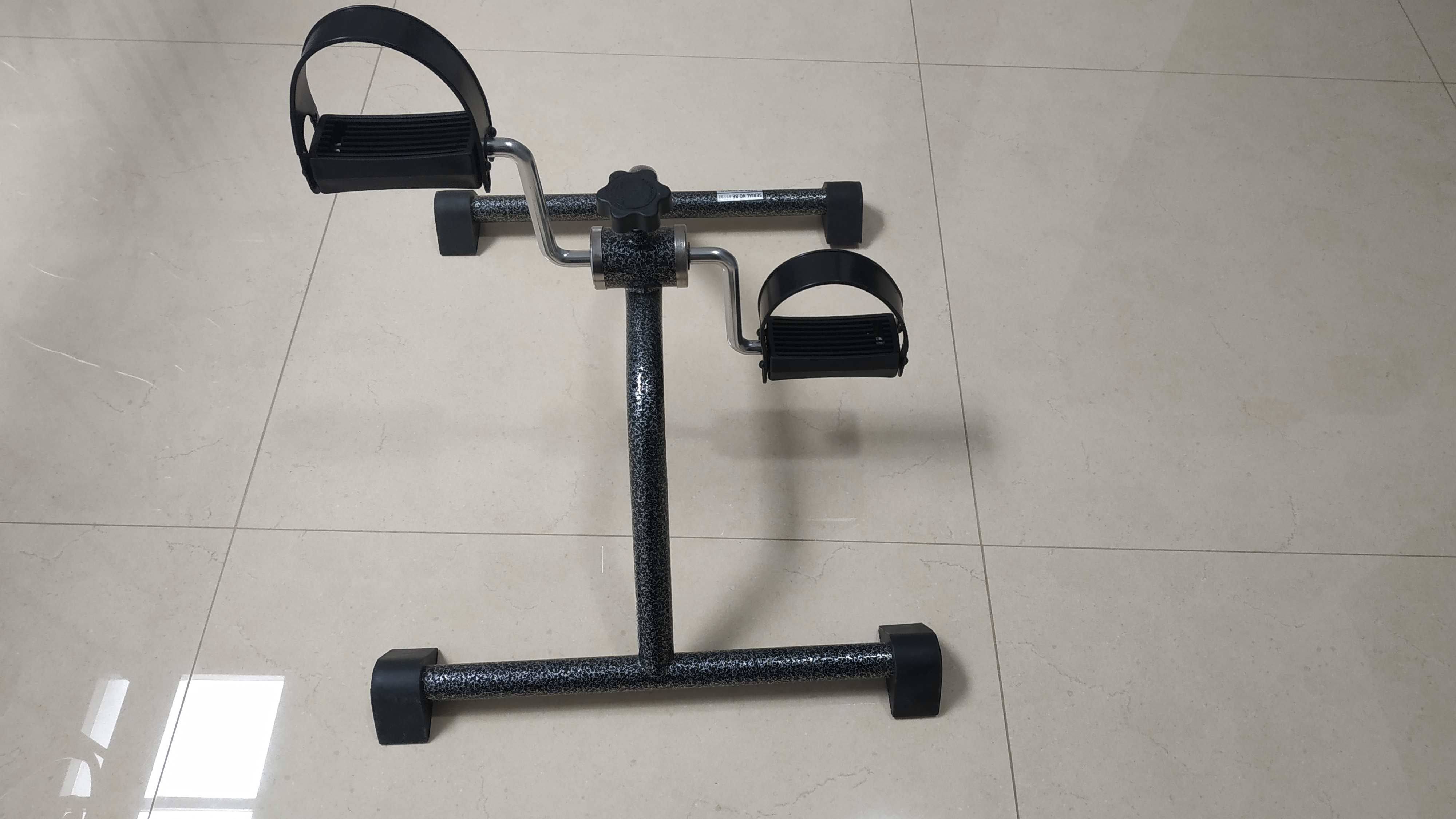 Pedaleador para personas mayores, rehabilitación, etc