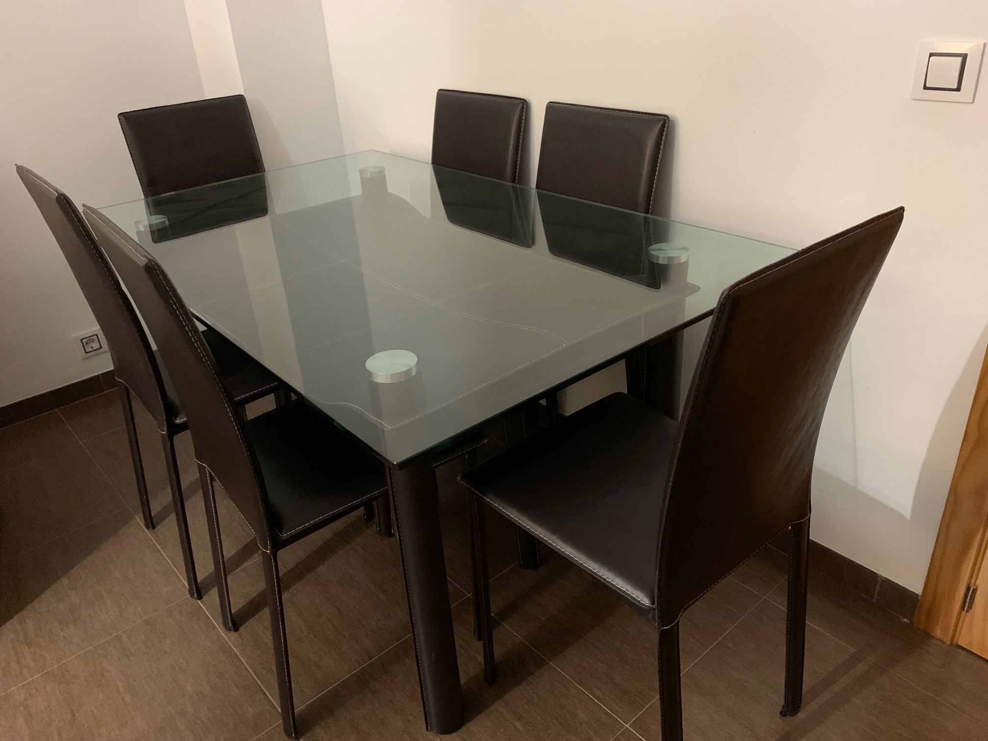 Mesa de diseño para comedor con 6 sillas
