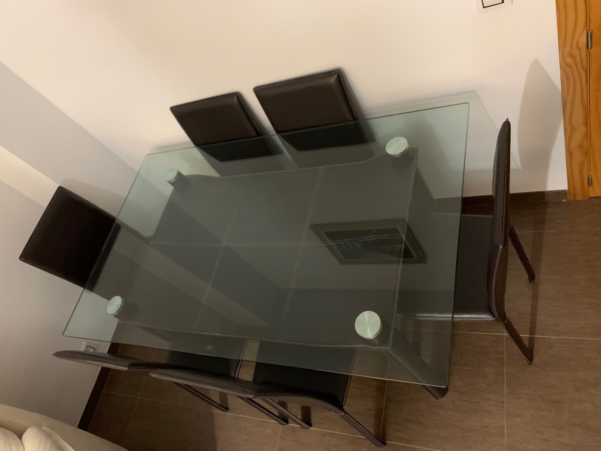 Foto 2 de Mesa de diseño para comedor con 6 sillas