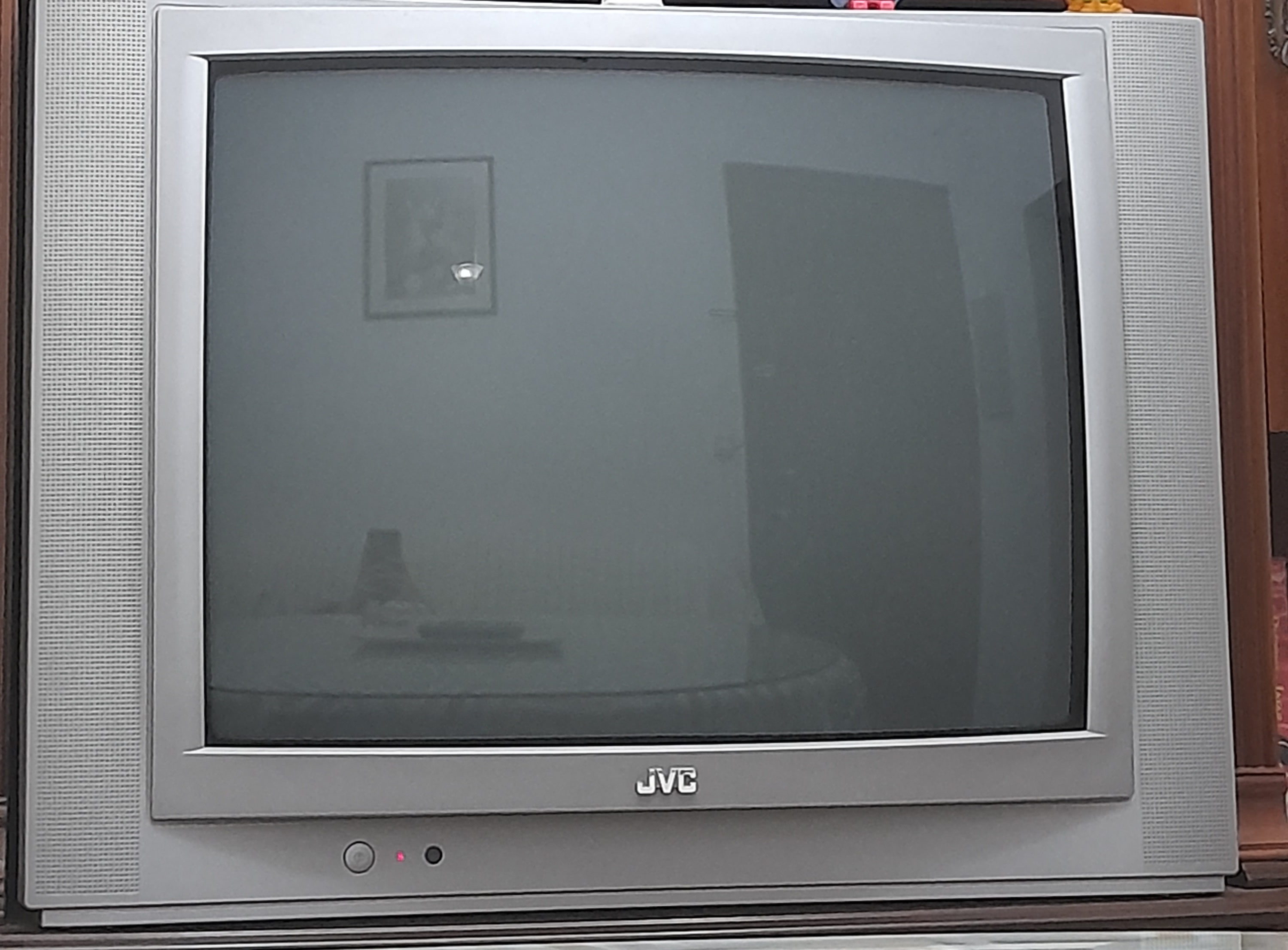 Se vende televisor JVC