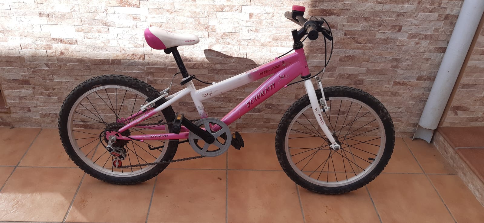 Se vende bicicleta niña 