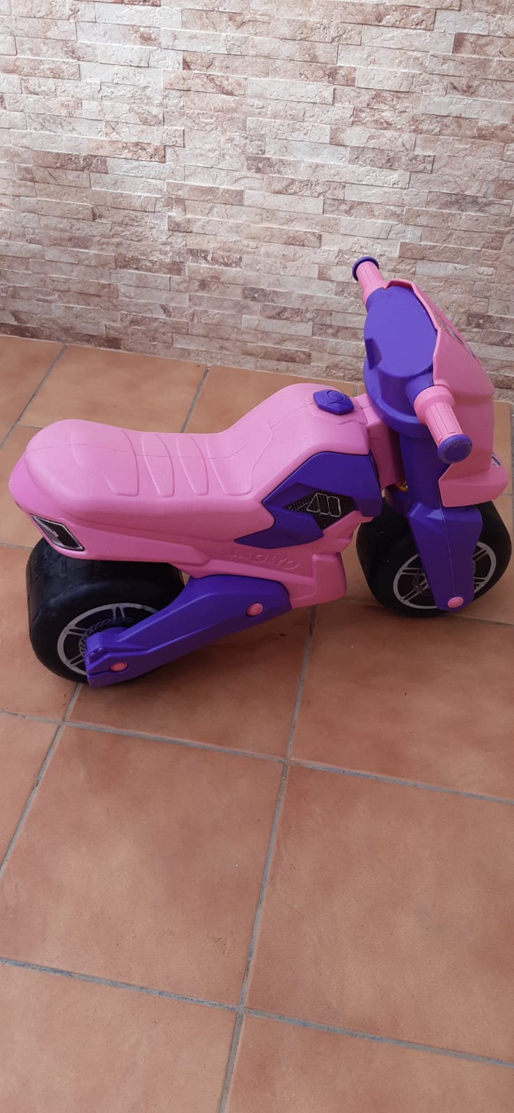 SE VENDE MOTO ROSA