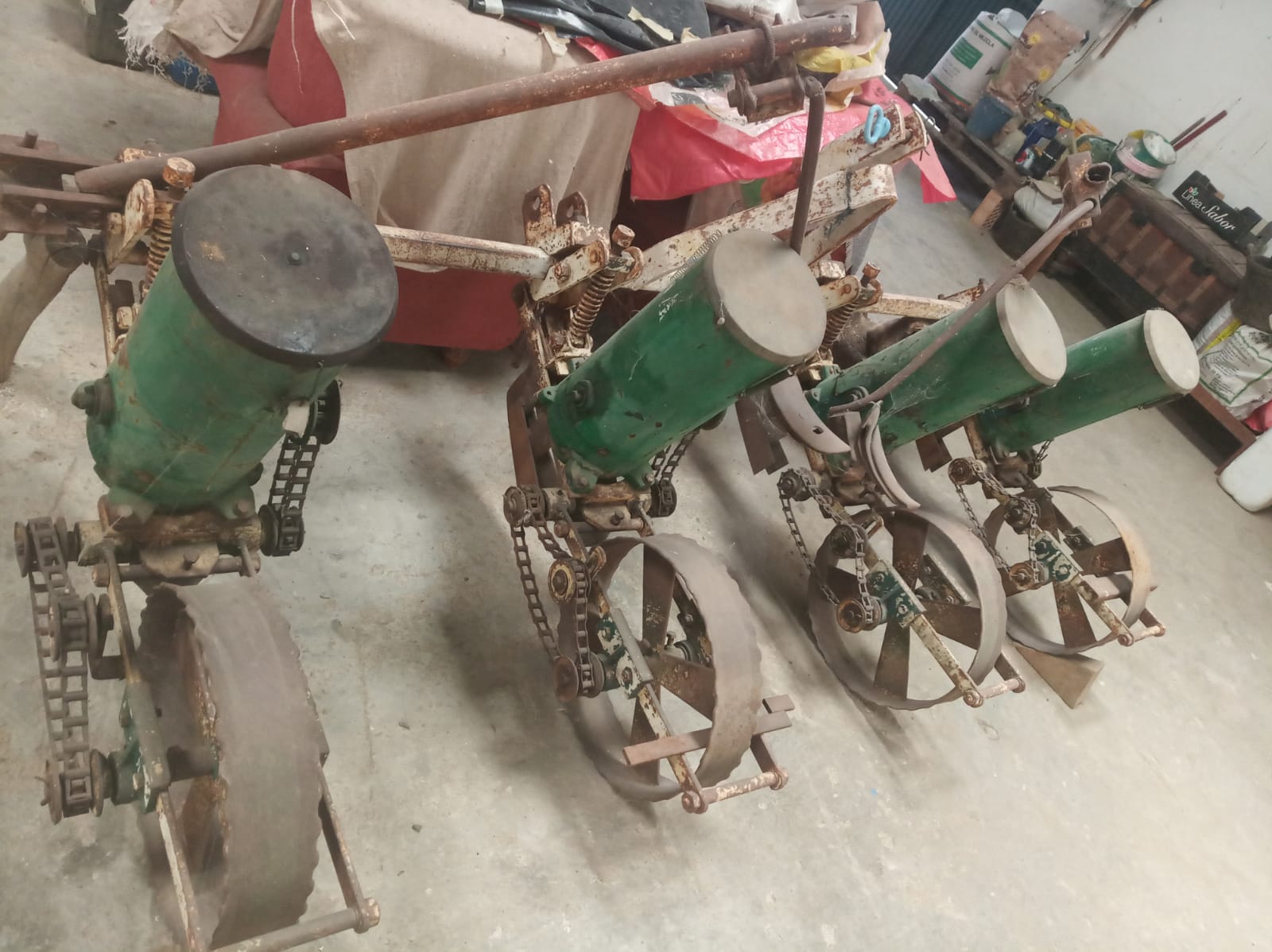 Foto 2 de  VENDO APEROS AGRÍCOLAS , POR JUBILACIÑON