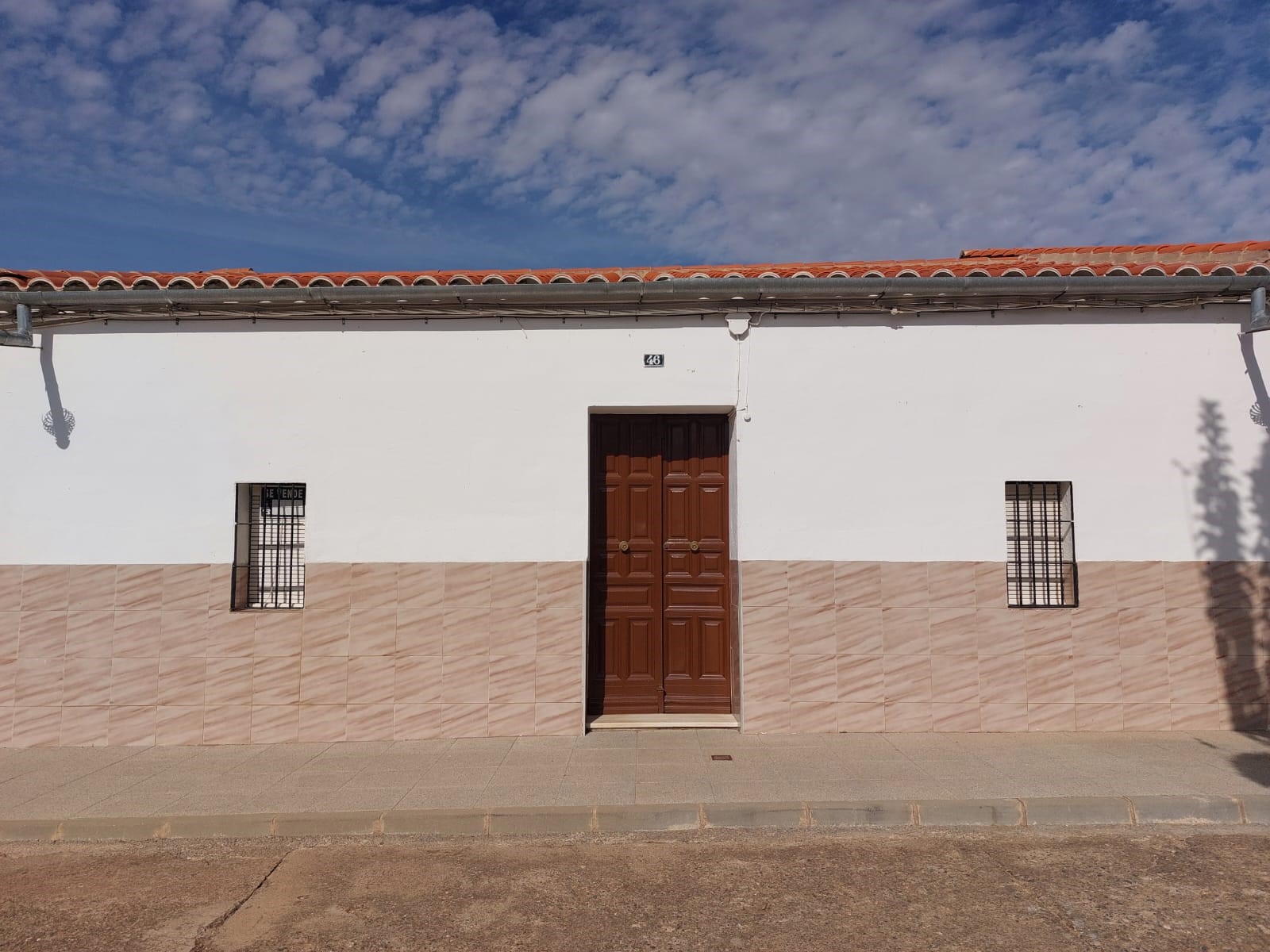 SE VENDE CASA AMPLIA EN GRANJA DE TORREHERMOSA, CALLE SAN ISIDRO 46