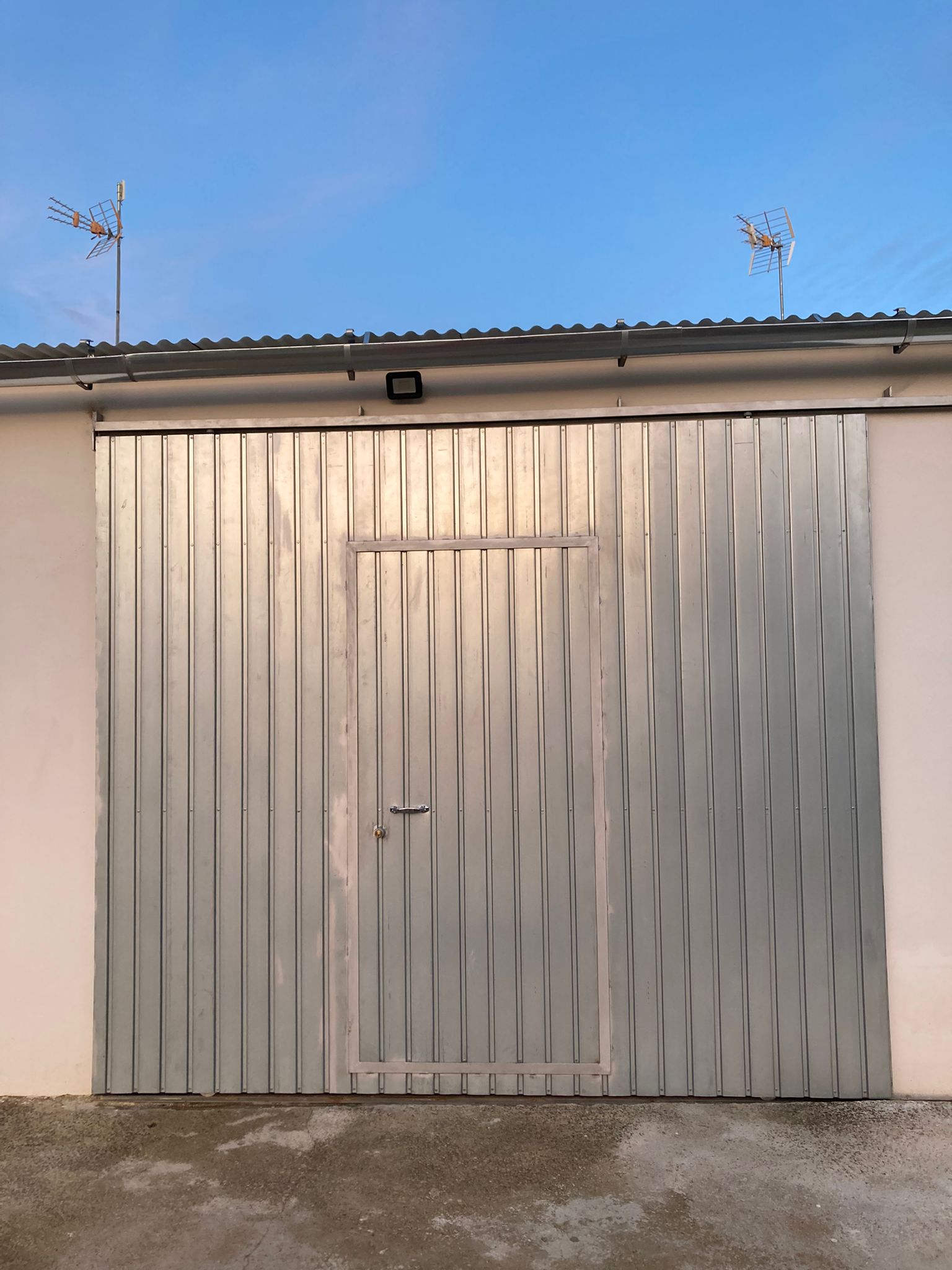 Se vende puerta de cochera 