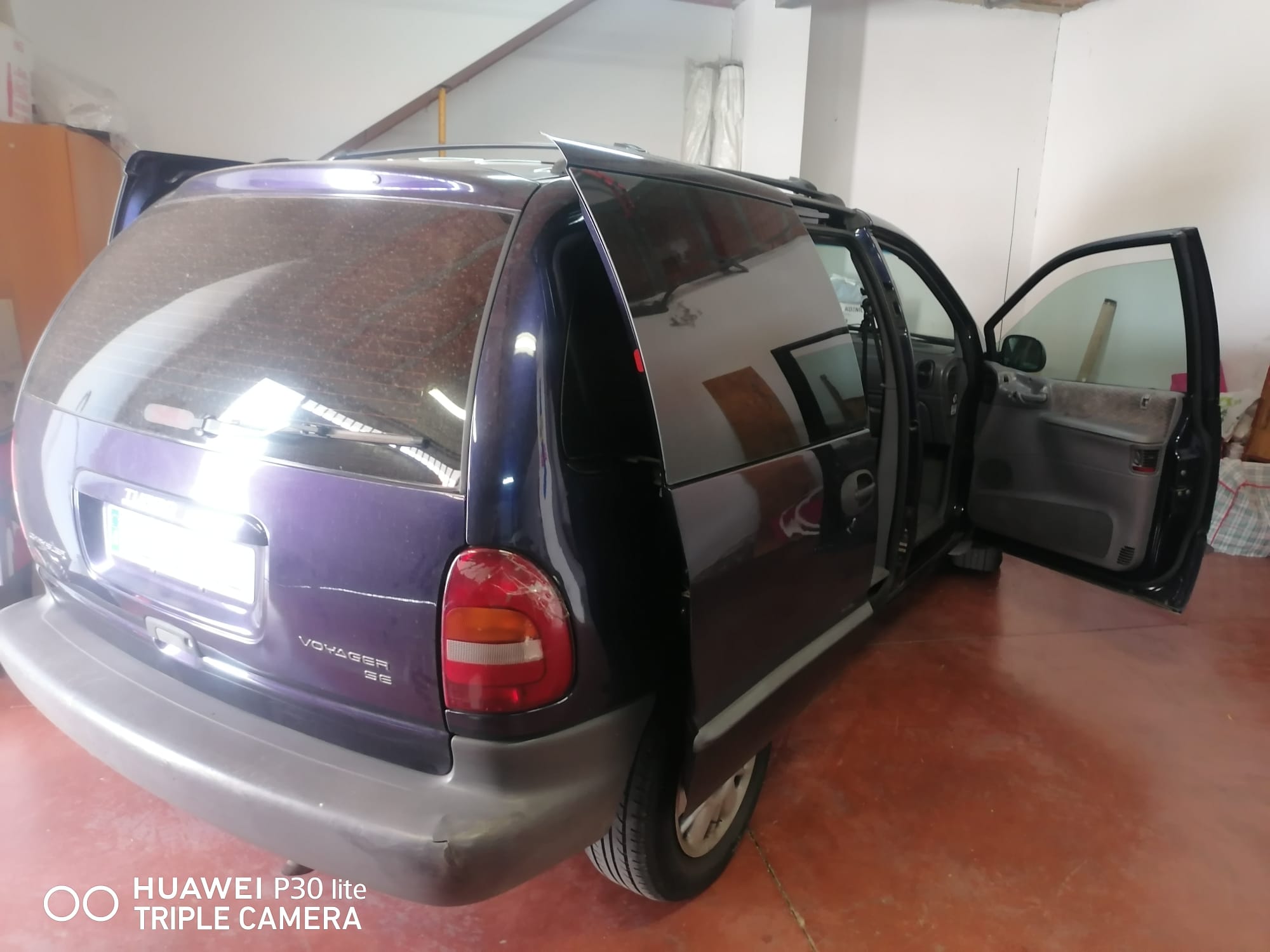 Se vende Chrysler Voyager SE 2.5 TD 5 Puertas