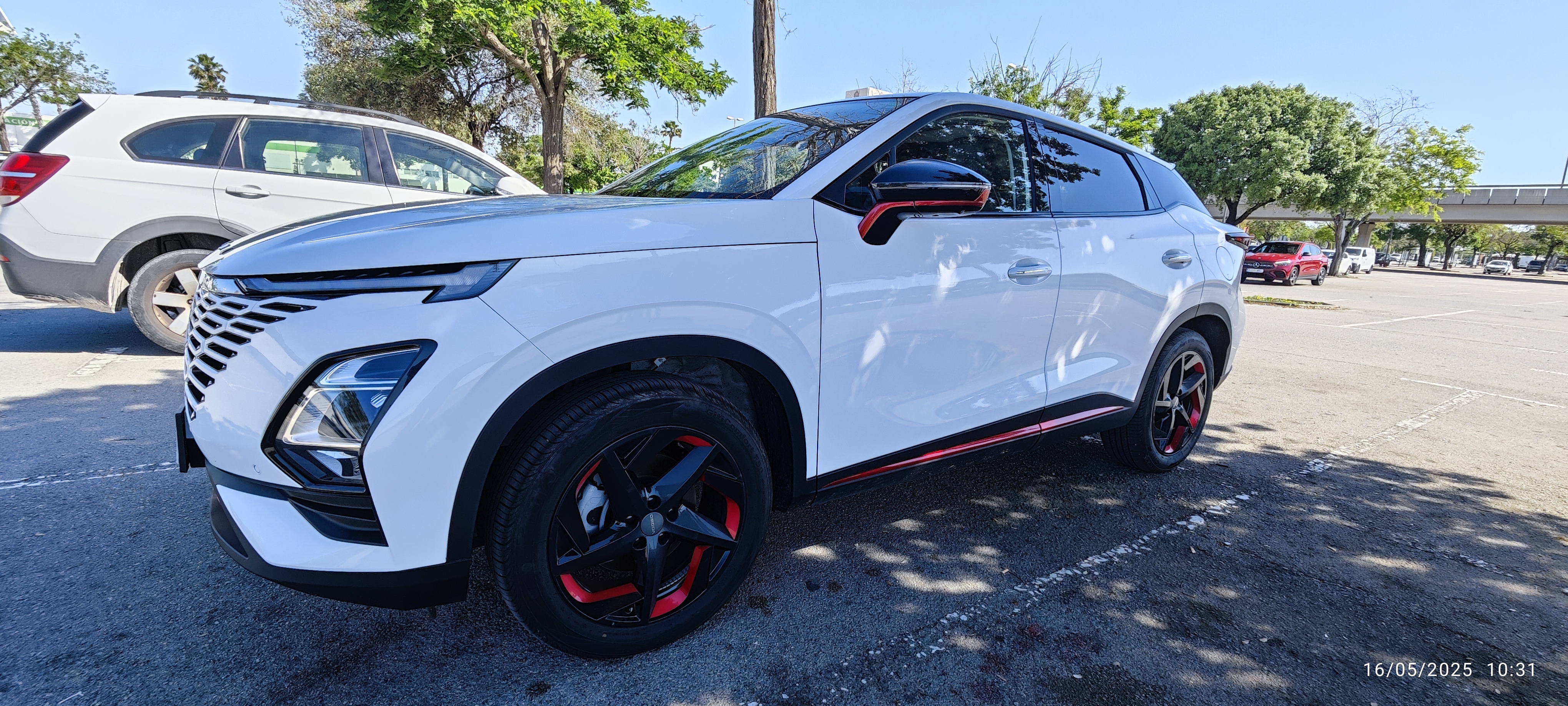 Foto 3 de Vendo Omoda  de 185 CV Premiun con 9.000 km de Junio 2024