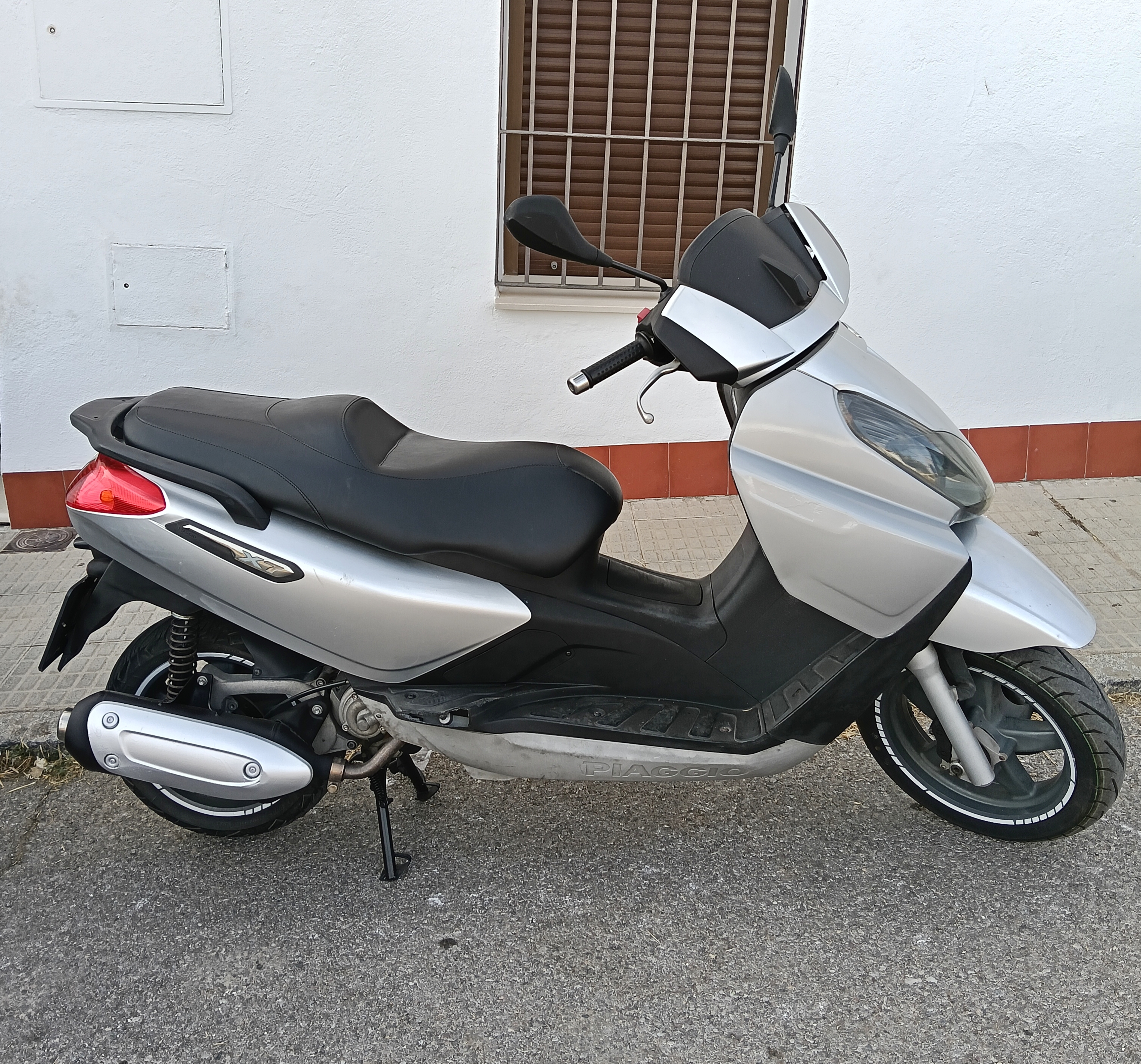 Se vende moto 
