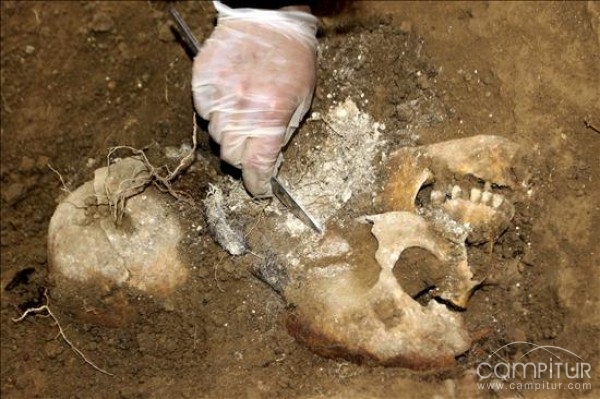 Se pretende encontrar ciento de cadáveres en la fosa común de Cazalla de la Sierra 