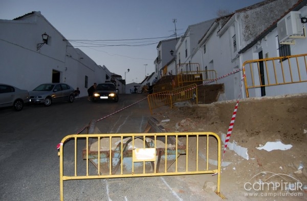 Obras de reurbanización y mejoras en Cazalla de la Sierra 