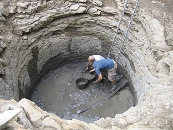 El I.E.S Sierra del Agua de Guadalcanal acoge unas charlas sobre arqueología  
