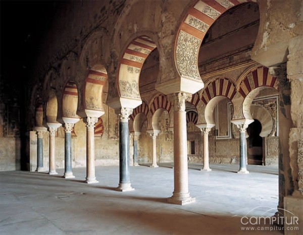 Unas 90 mujeres del Valle del Guadiato visitan Medina Azahara 
