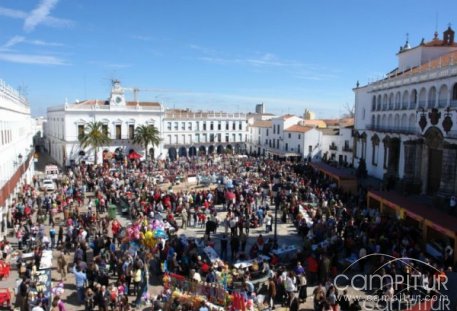 Lleno absoluto en la XV Matanza Didáctica y XII Feria del Embutido