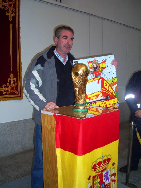 La copa del Mundial de Sudáfrica en Llerena 