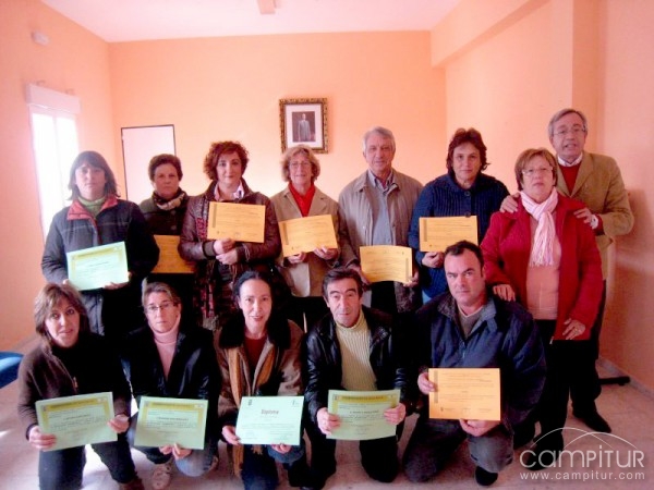 Entregado los Diplomas de los Cursos de la Universidad Popular 