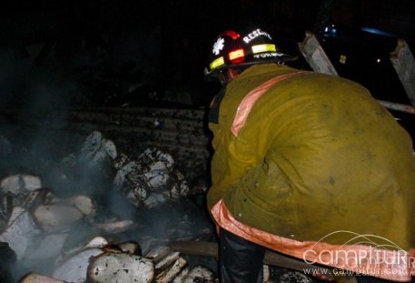 Tres personas resultan heridas en el incendio de una casa cerca de Obejo 