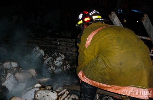 Tres personas resultan heridas en el incendio de una casa cerca de Obejo 