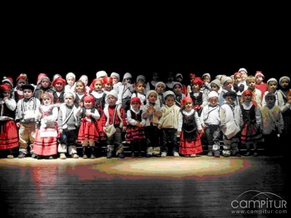 Alumnos del C.P Suárez Somonte ofrecen un Recital de Navidad 