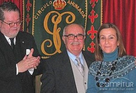 El “Círculo Ahumada” hace socio de honor a Santiago Castelo en un acto celebrado en Granja 