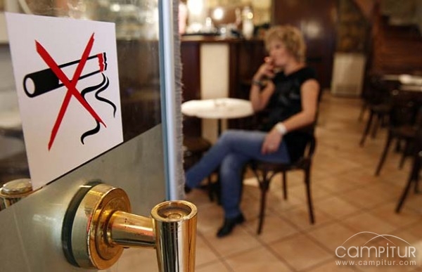 Los hosteleros de Peñarroya-Pueblonuevo se manifiestan en contra de la Ley anti-tabaco 