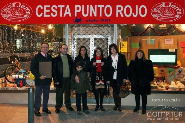 Entregada en Llerena la “Cesta Punto Rojo” 