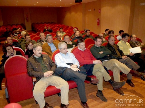 Los ganaderos de la Sierra Norte sevillana se reúnen con la delegación de Agricultura