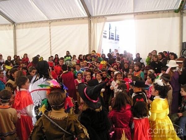 Cazalla ultima los preparativos para su Carnaval 2011