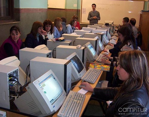 Cursos gratuitos en Fuente del Arco 