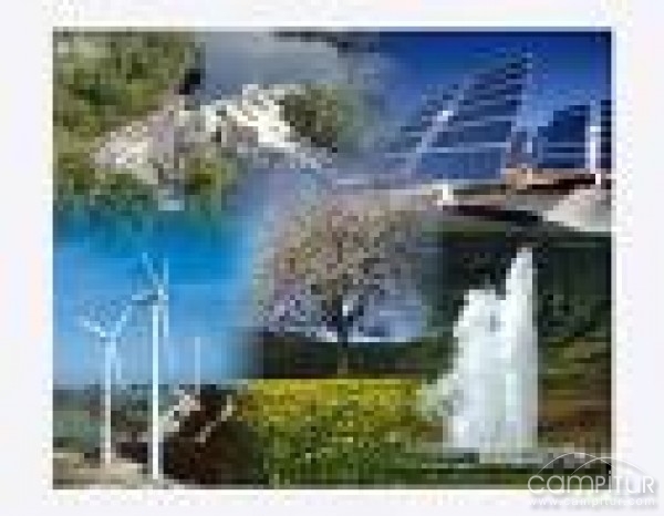 La Cámara de Comercio de Badajoz informa a empresarios de Azuaga sobre ayudas para las energías renovables 