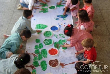 Alumnos de Educación Infantil visitan la Feria del Libro de Fuente Obejuna