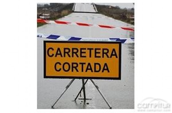 Cortada la carretera BA-017 de Azuaga al límite provincial de Córdoba por La Cardenchosa 