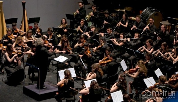 La Orquesta de Extremadura en la cuerda floja 
