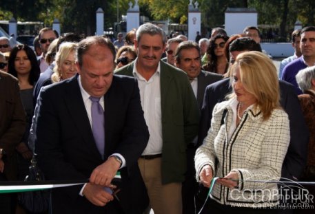 Gran afluencia de público en la V Feria Intercomarcal del Comercio Tradicional de Azuaga 