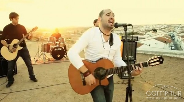 Ángel Centeno presenta su videoclip “Uso y muda” 