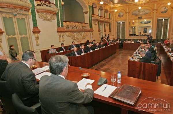 La Diputación de Badajoz aprueba por unanimidad los presupuestos del 2012