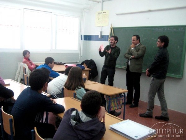 Los alumnos de 3º de ESO de Guadalcanal participan en el programa “Seguro que te mueves” 