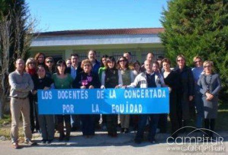 Adecex pide que se acabe con la “doble discriminación” a docentes de centros concertados de atención a personas con discapacidad