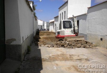 Obras de mejora en la calle Mercado de Azuaga 