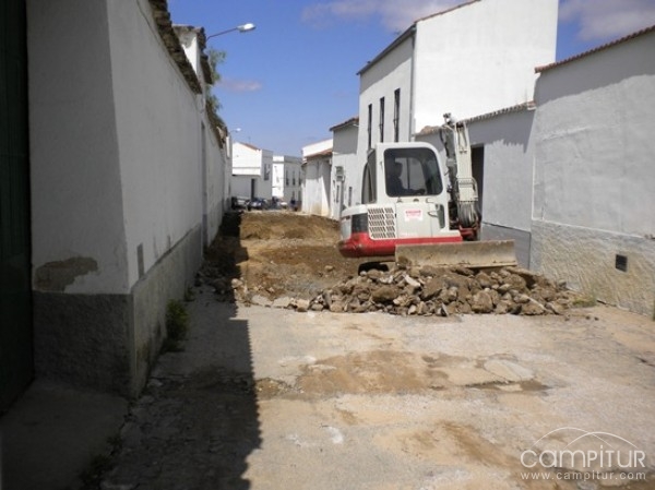 Obras de mejora en la calle Mercado de Azuaga 