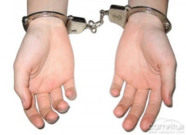 Tres años de cárcel para el vecino de Granja de Torrehermosa que recibió un acordeón lleno de cocaína  