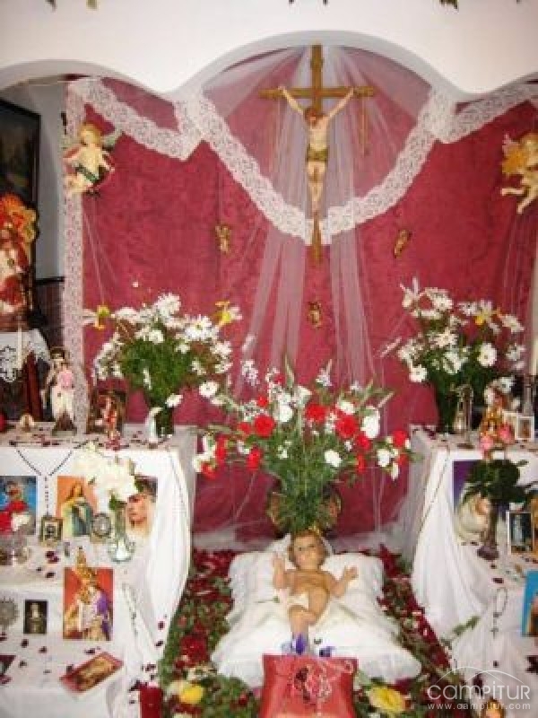 Peraleda del Zaucejo engalanada con las Cruces de Mayo 