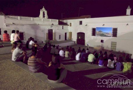 Unas 290 personas visualizan el DVD “Un legado fabuloso” en la Campiña Sur 