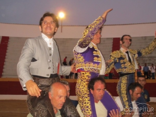 Ventura, Cordobés y Padilla, a hombros en la corrida de Belmez 