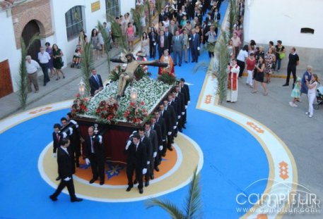 Gran afluencia de público durante la Procesión del Cristo del Humilladero de Granja de Torrehermosa 