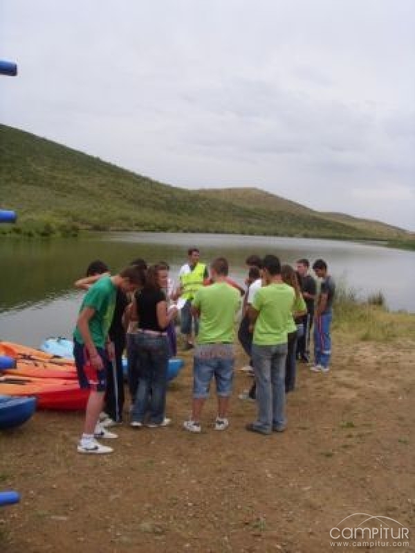 Campoven consigue reunir a un gran número de jóvenes en Llera 