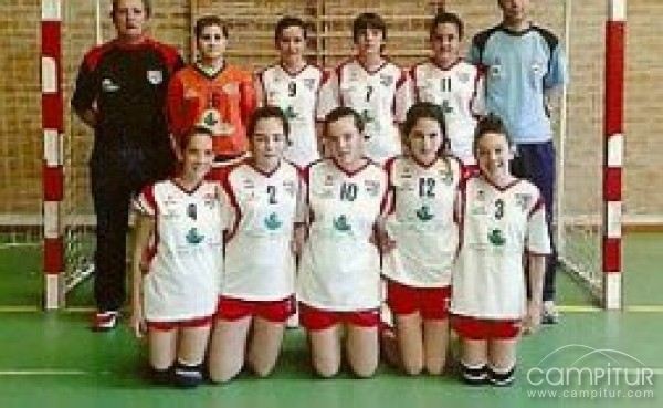 Exitosa final del equipo infantil de balonmano femenino de Granja 
