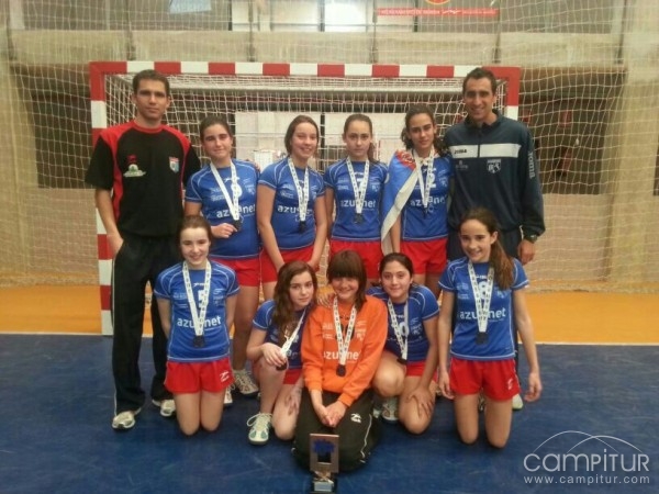 Las infantiles de Granja ganan el oro en el Campeonato Challenger de balonmano
