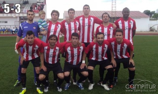 El CD Azuaga a un paso de lograr el primer puesto en la tabla